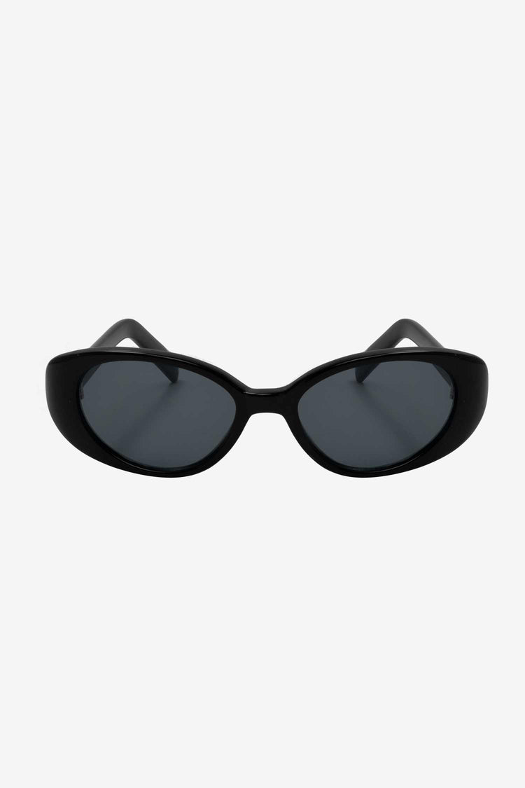 SGVN51 - Posh Black Sunglasses